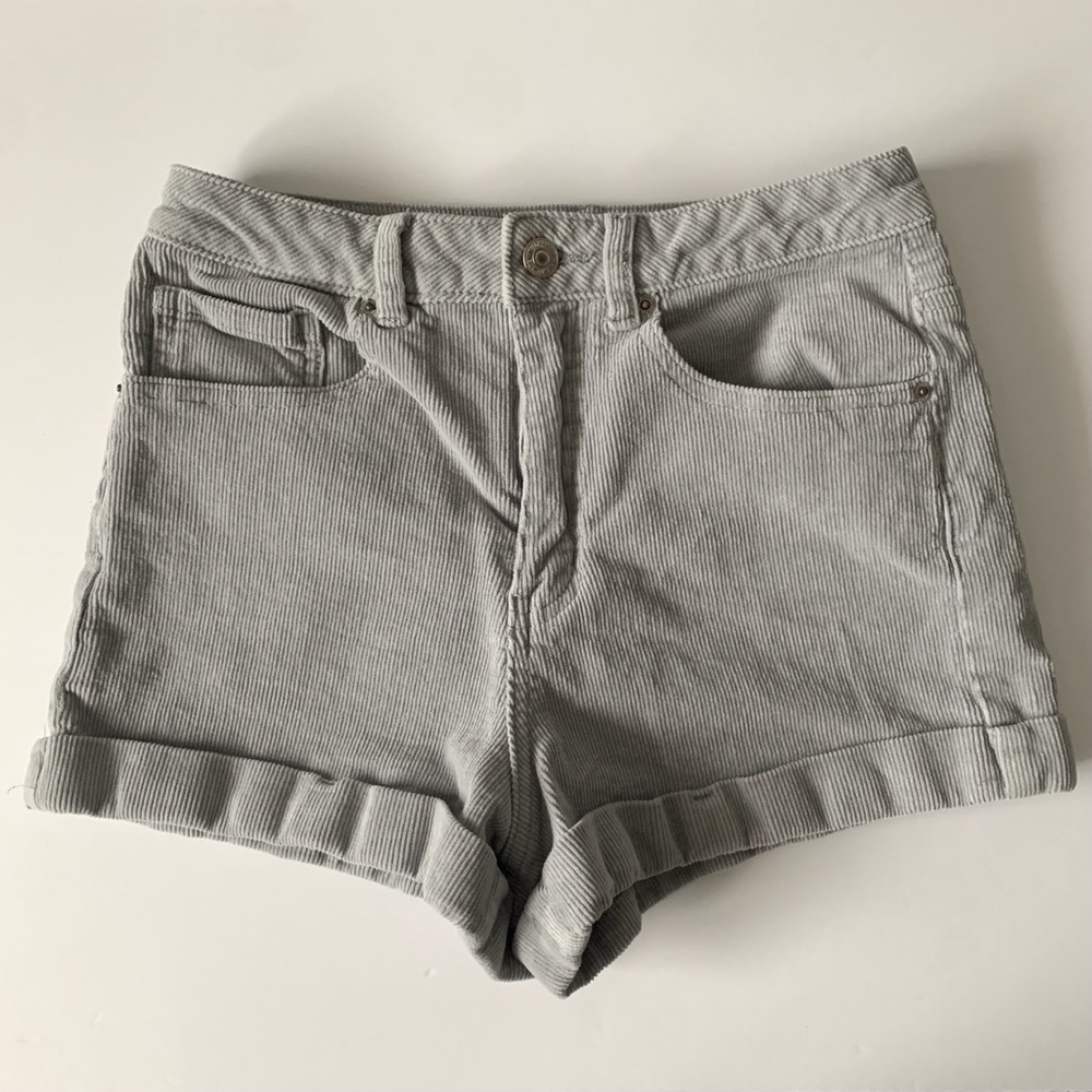 GRAY HIGH WAISTED SHORTS 🤍